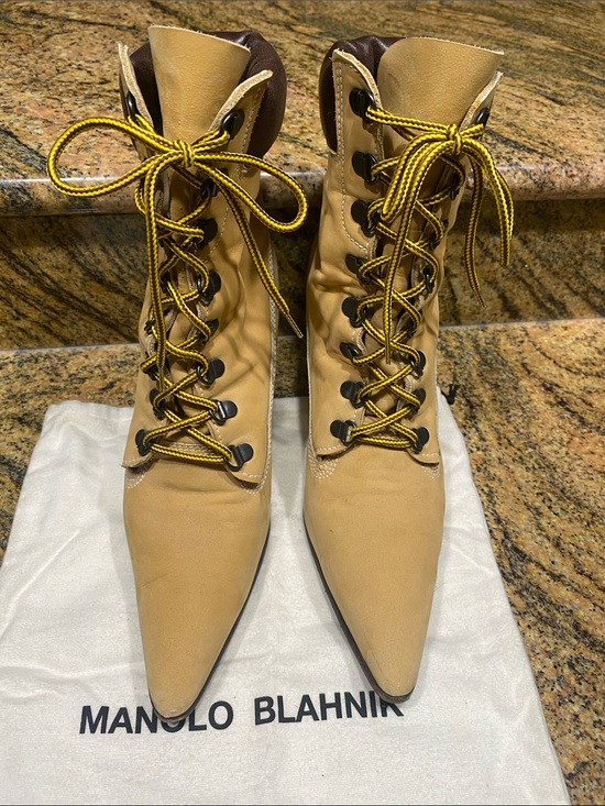 Manolo Blahnik Tan Oklamod Lace-Up Ankle Boots with original Yellow/brown Laces
